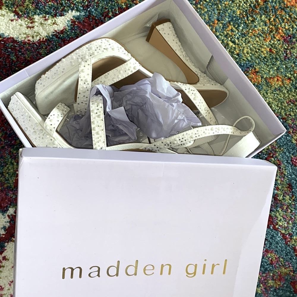 🤍  💎 Madden Girl Zanee sz 10 platform pearl white gorgeous heels! 💎 🤍
